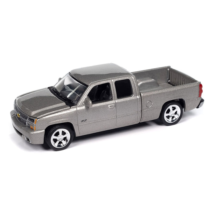 1/64 2006 Chevrolet Silverado SS Extended Cab Fleetside Pickup Truck, Silver, Auto World