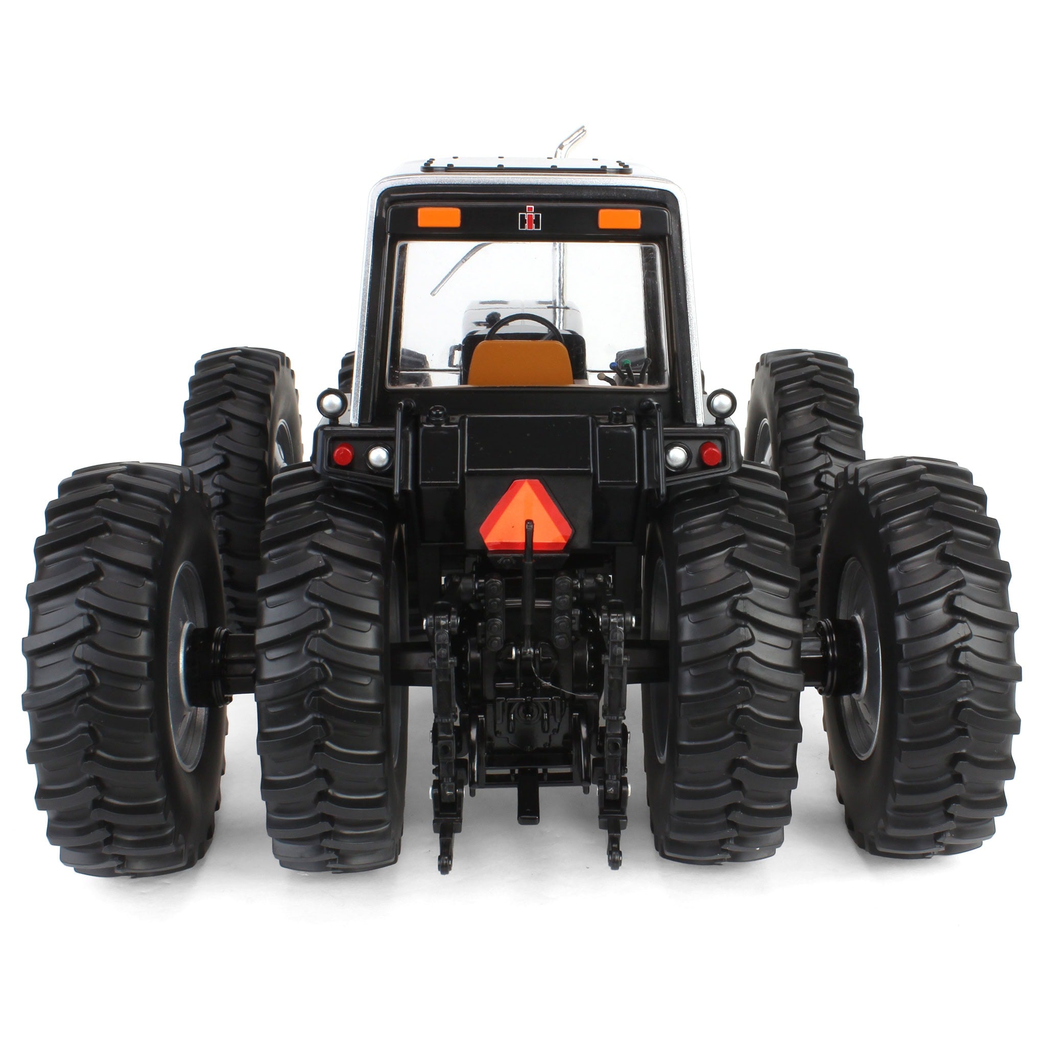 Black Chase Unit ~ 1/16 International 7688 Super 70 Series 2+2