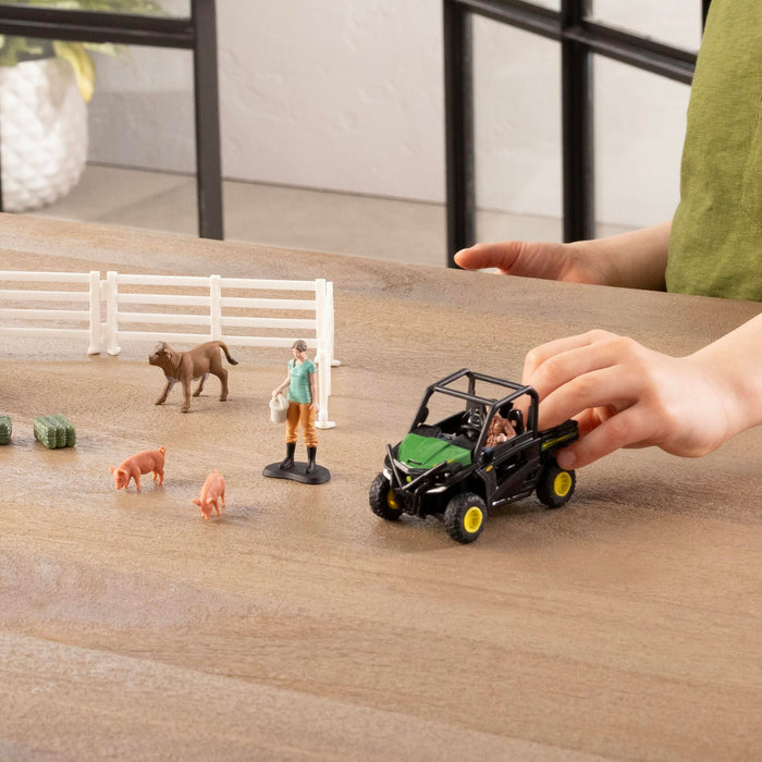 1/32 30-Piece Veterinarian Set with John Deere Gator