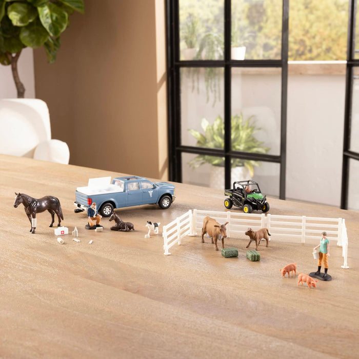 1/32 30-Piece Veterinarian Set with John Deere Gator