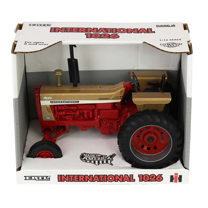 1/16 International 1026 Golden Demonstrator Tractor with Fenders