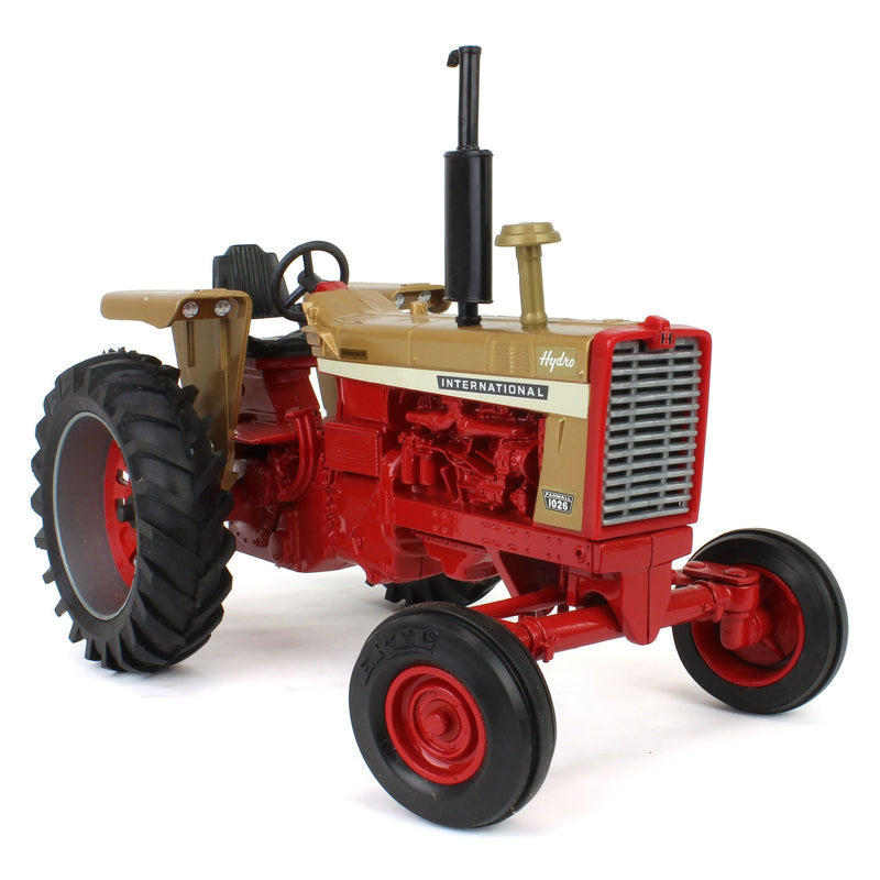 1/16 International 1026 Gold Demo Tractor with Fenders by ERTL