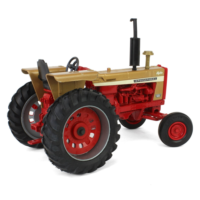 1/16 International 1026 Gold Demo Tractor with Fenders by ERTL