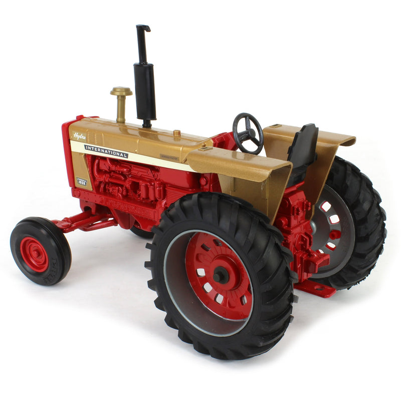 1/16 International 1026 Gold Demo Tractor with Fenders by ERTL