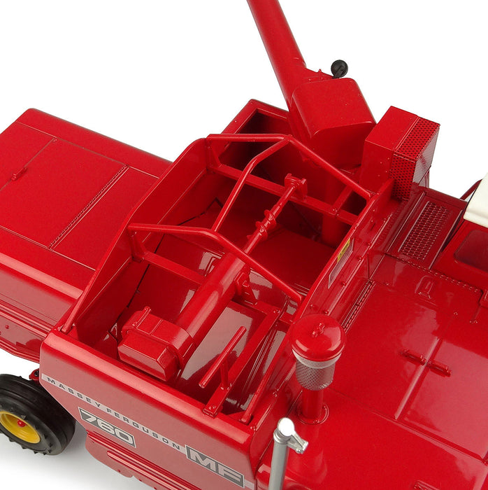 1/32 Massey Ferguson 760 Combine with Grain Head