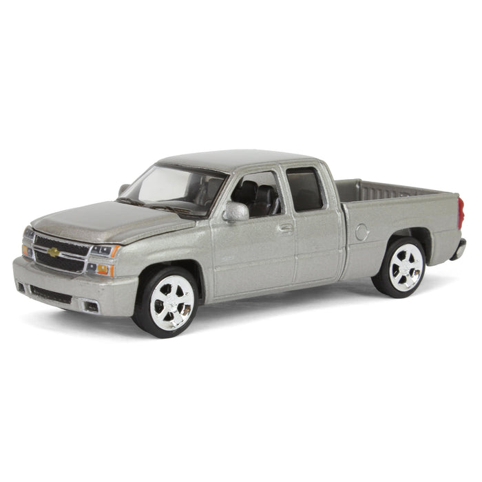 1/64 2006 Chevrolet Silverado SS Extended Cab Fleetside Pickup Truck, Silver, Auto World