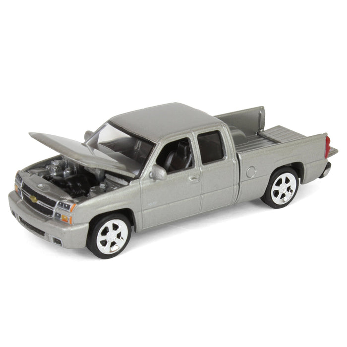 1/64 2006 Chevrolet Silverado SS Extended Cab Fleetside Pickup Truck, Silver, Auto World