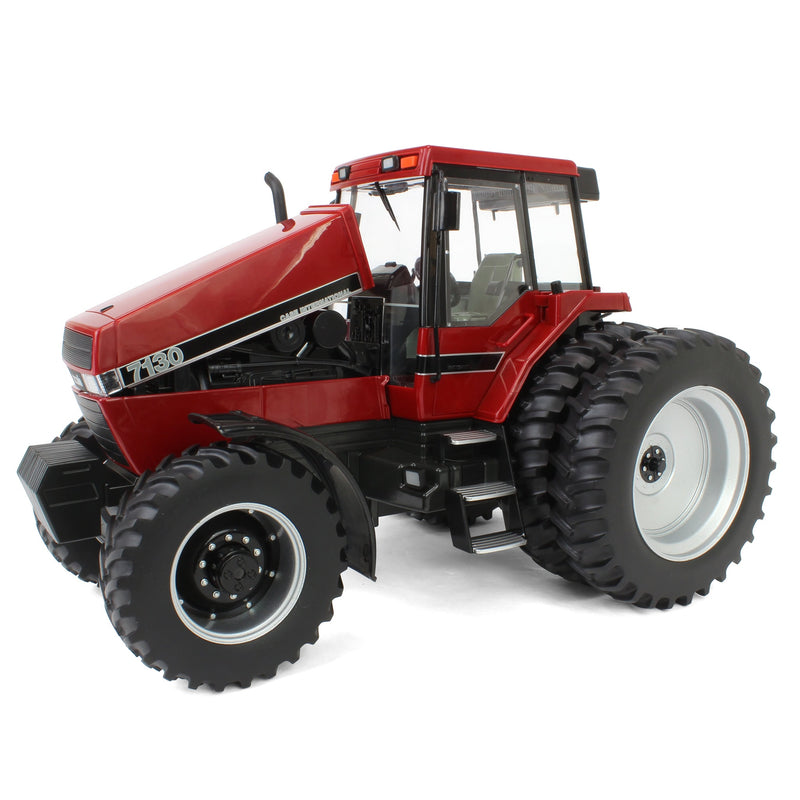 (B&D) 1/16 Case IH 7130 Magnum Tractor, ERTL Prestige Collection - Damaged Box