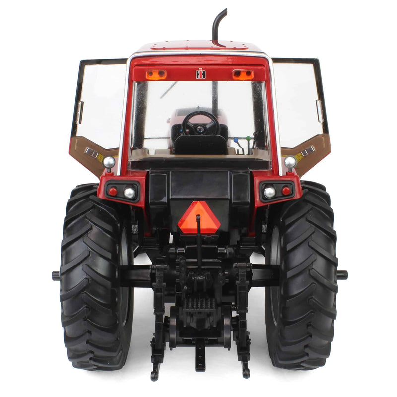 (B&D) 1/16 International 5288 MFWD Tractor, ERTL Prestige Collection - Damaged Box