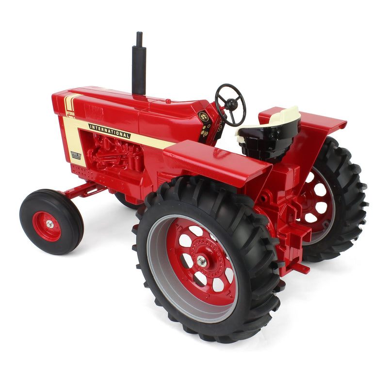 (B&D) 1/8 International Hydro 100 Wide Front with Rear Fenders - Damaged Item