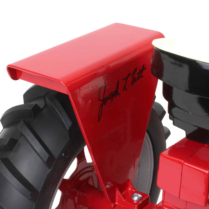 Signed Version ~ 1/8 International Hydro 100 Wide Front with Rear Fenders