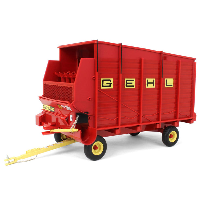 Set ~ 1/16 GEHL 640 Forage Wagon & GEHL 700 Forage Chopper by SpecCast