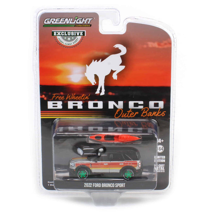 Green Machine ~ 1/64 2022 Ford Bronco Sport Outer Banks with Rooftop Kayak, Free Wheelin', Hobby Exclusive