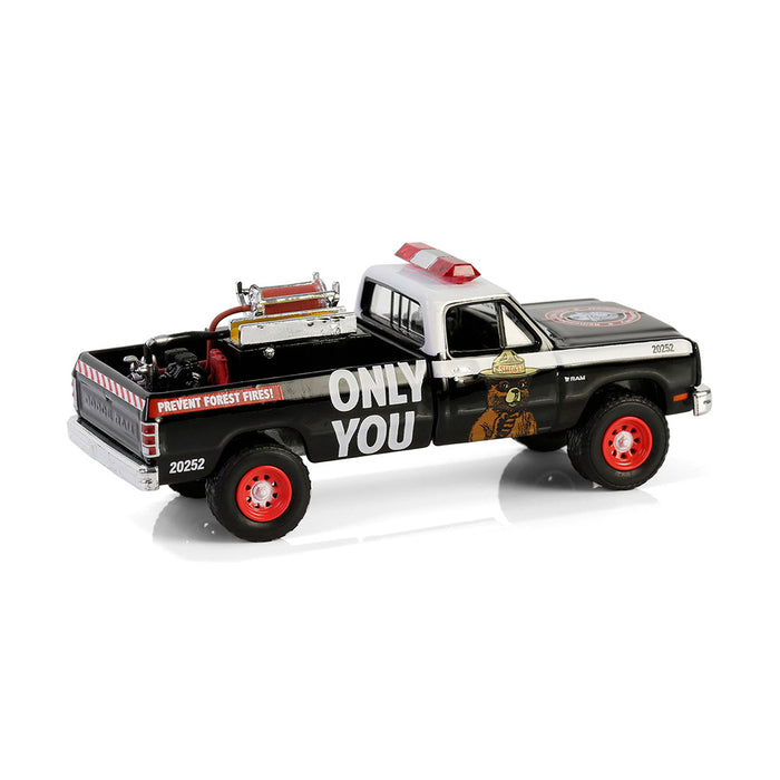 1/64 1987 Dodge Ram D250 with Fire Equipment, Hose & Tank, Smokey Bear Series 4