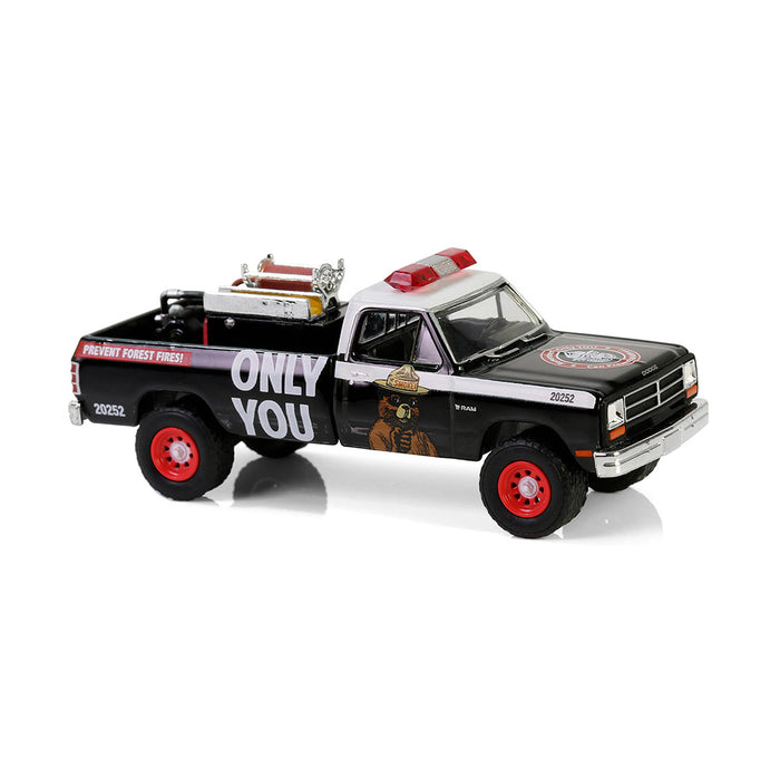 1/64 1987 Dodge Ram D250 with Fire Equipment, Hose & Tank, Smokey Bear Series 4