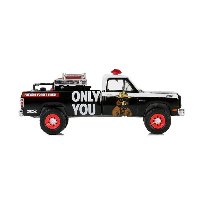 1/64 1987 Dodge Ram D250 with Fire Equipment, Hose & Tank, Smokey Bear Series 4