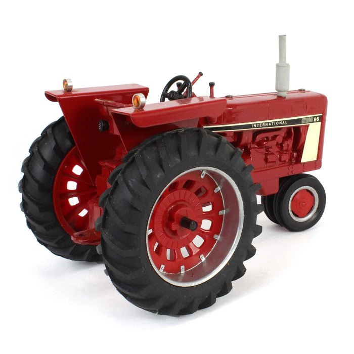 (B&D) 1/16 IH Hyrdo 86 Custom Tractor No Box