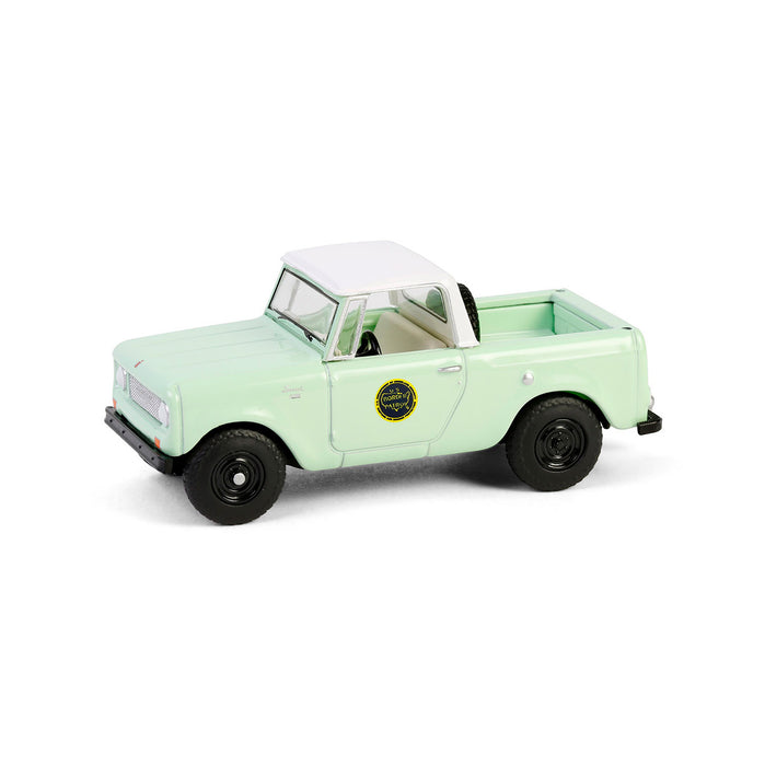 1/64 1969 Harvester Scout Half Cab, US Customs & Border Patrol, Hot Pursuit Special Edition