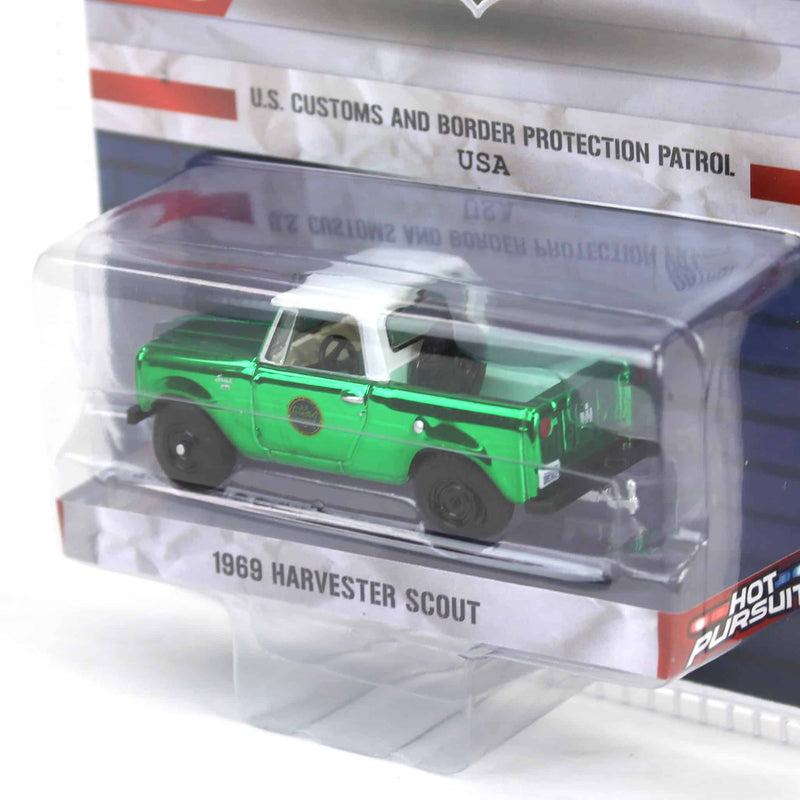Green Chrome Super Chase ~ 1/64 1969 Harvester Scout Half Cab, US Customs & Border Patrol, Hot Pursuit Special Edition