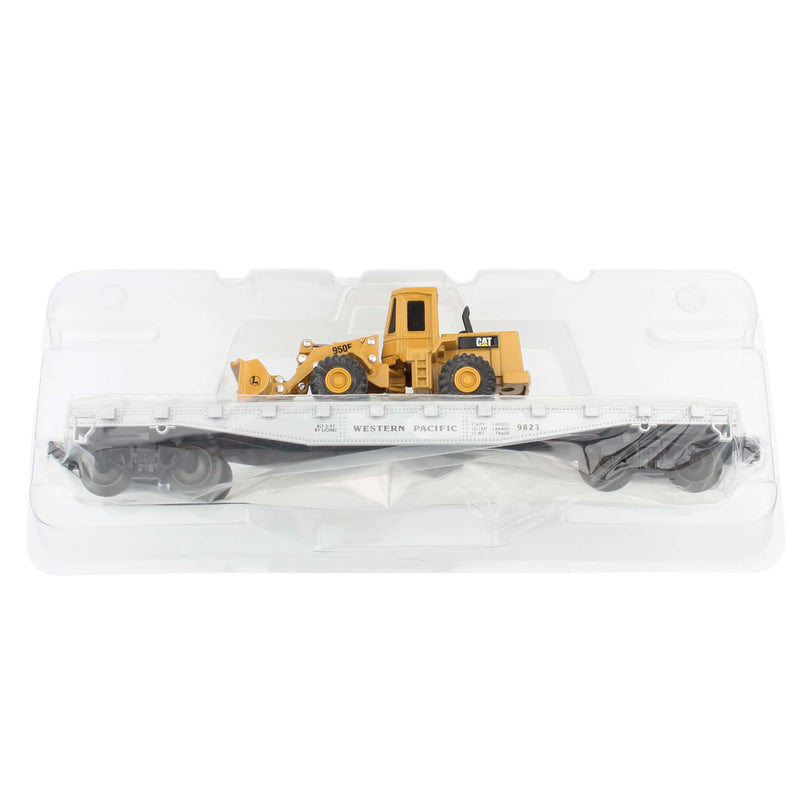 1/48 O Gauge Western Pacific Flatcar #9823 with Caterpillar Frontloader by Lionel