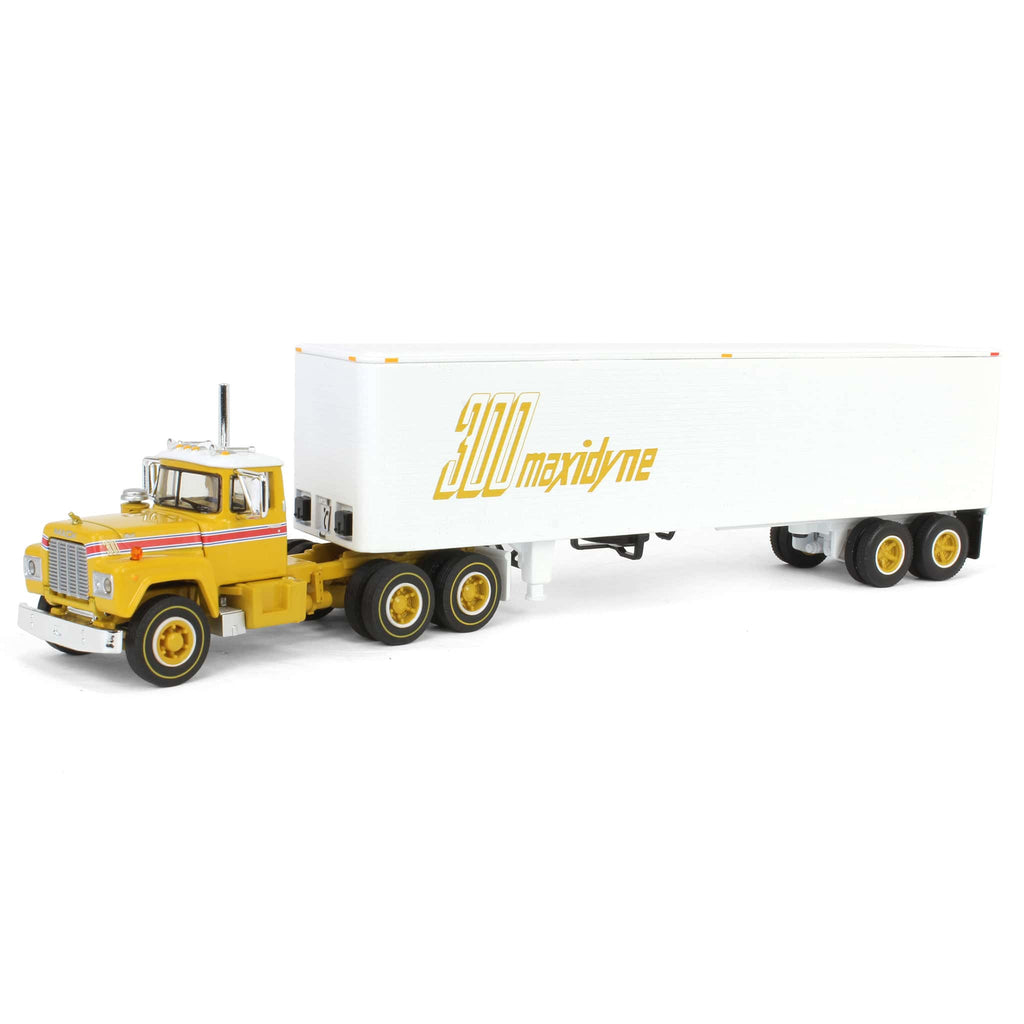 60-2022 DCP 1/64 Mack R-Model Day Cab with 40ft Vintage Trailer