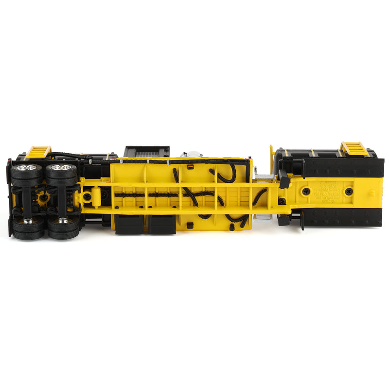 1/64 Peterbilt 379 Semi Truck with Sleeper Cab & DEMCO Liquid Tender Trailer, Yellow & Green, DCP by First Gear