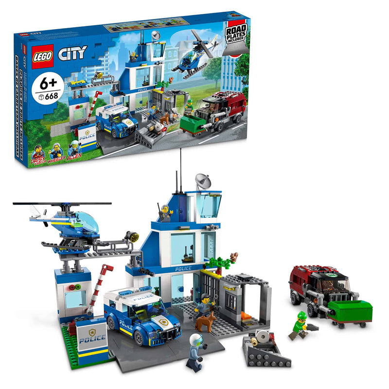 LEGO® City Police Station, 668 Pieces