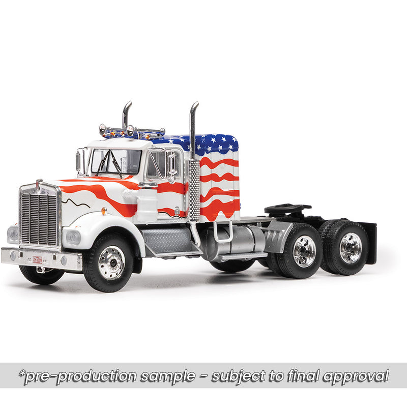 1/64 1970 Kenworth W925 Small Sleeper with USA Flag by IXO America