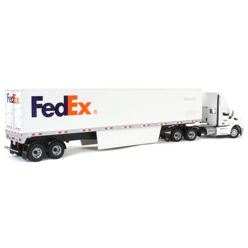1/50 FedEx Peterbilt 579 Semi Truck with 53' Dry Cargo Trailer