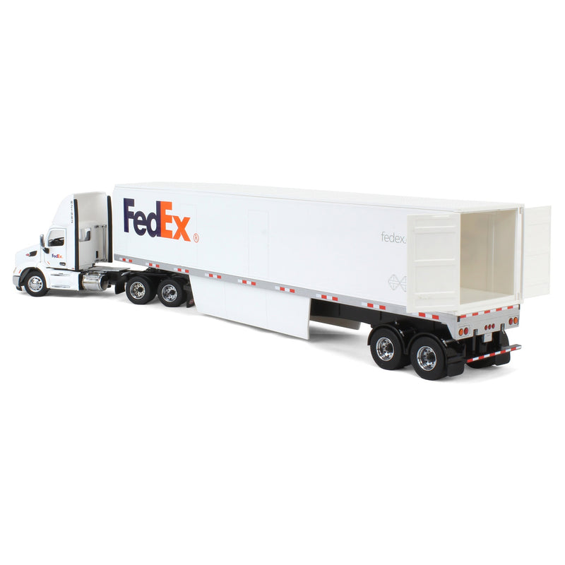 1/50 FedEx Peterbilt 579 Semi Truck with 53' Dry Cargo Trailer
