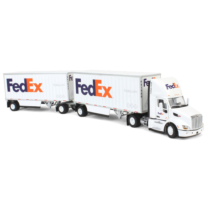 1/50 FedEx Peterbilt 579 Single Axle Day Cab w/ 2 Wabash 28’ Pup Trailers
