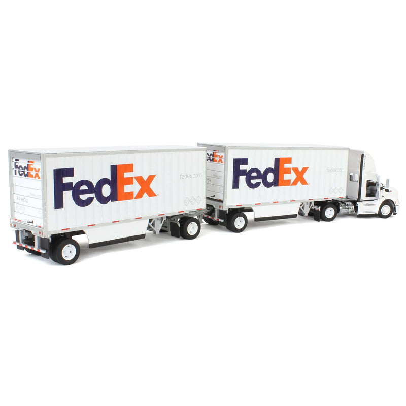 1/50 FedEx Peterbilt 579 Single Axle Day Cab w/ 2 Wabash 28’ Pup Trailers
