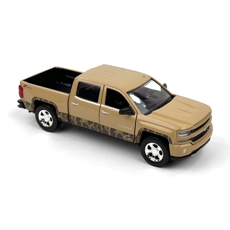 1/27 Mossy Oak 2017 Chevrolet Silverado Z71 Pickup Truck by Big Country Toys