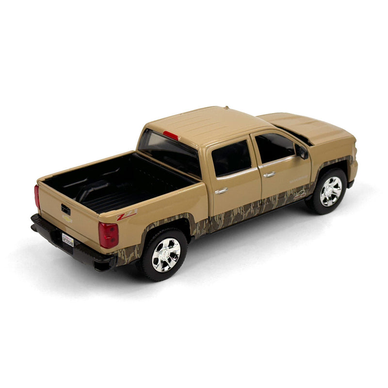 1/27 Mossy Oak 2017 Chevrolet Silverado Z71 Pickup Truck by Big Country Toys