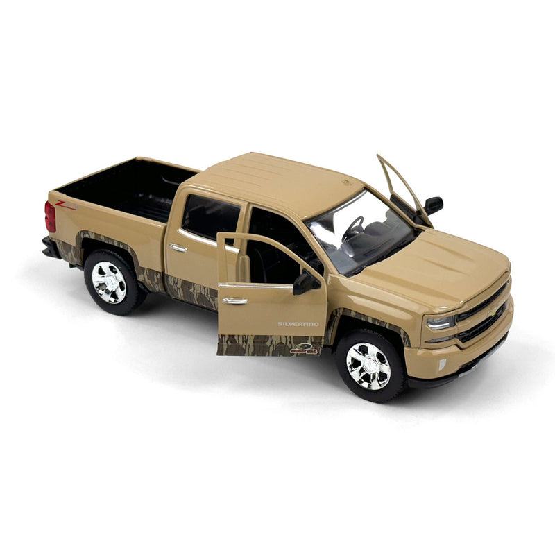 1/27 Mossy Oak 2017 Chevrolet Silverado Z71 Pickup Truck by Big Country Toys