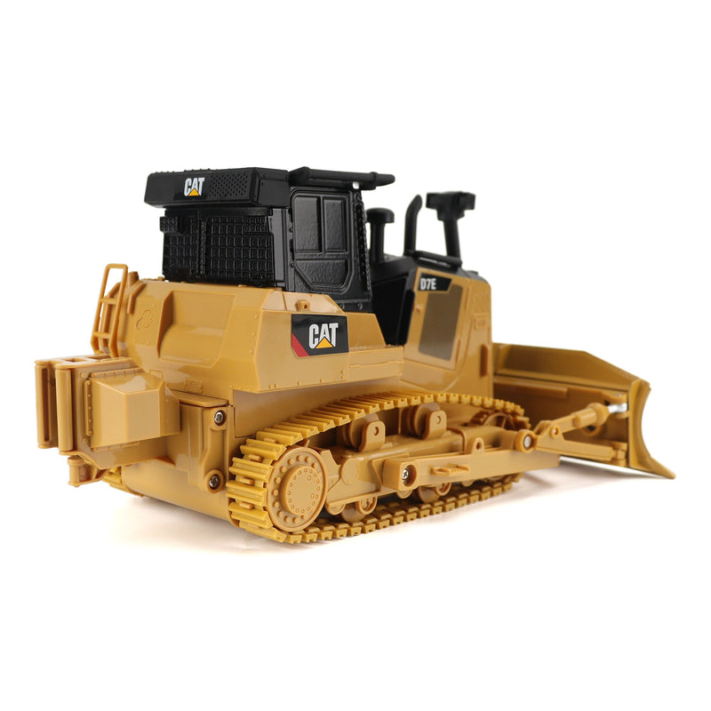 1/32 Caterpillar D7E Track Type Tractor Bulldozer, Diecast Masters Earth Mover Playset