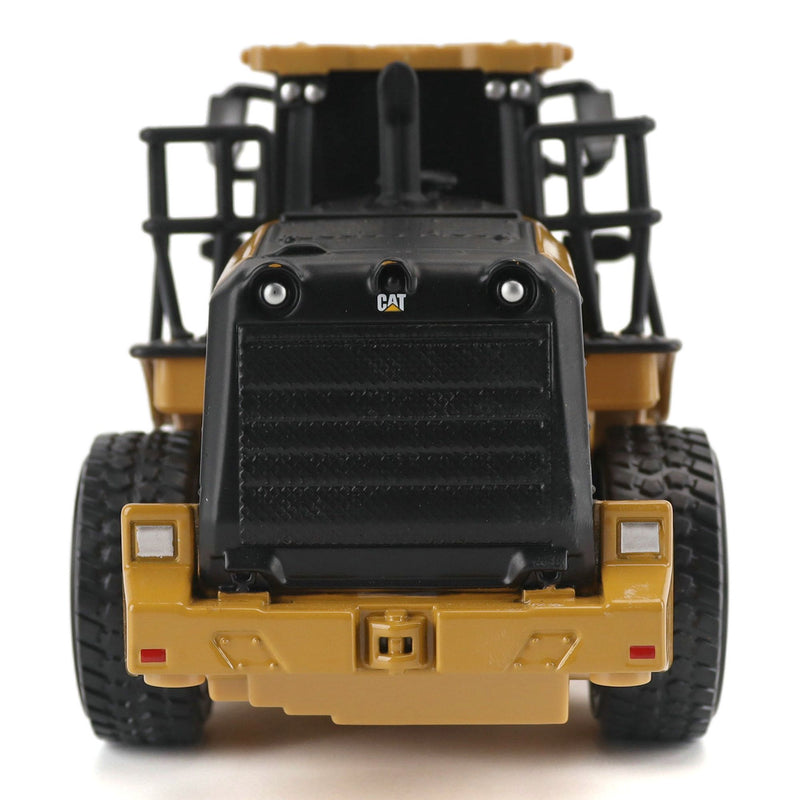 1/32 Caterpillar 950M Wheel Loader, Diecast Masters Earth Mover Playset