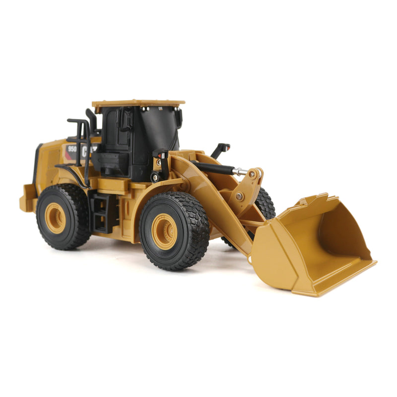 1/32 Caterpillar 950M Wheel Loader, Diecast Masters Earth Mover Playset