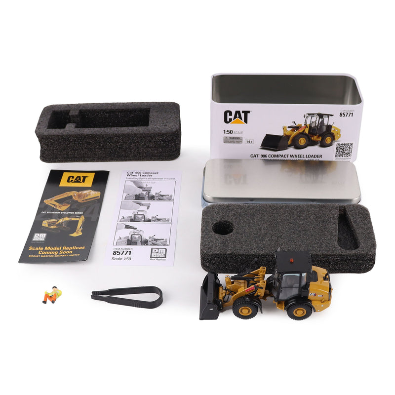 1/50 CAT 906 Compact Wheel Loader by Diecast Masters