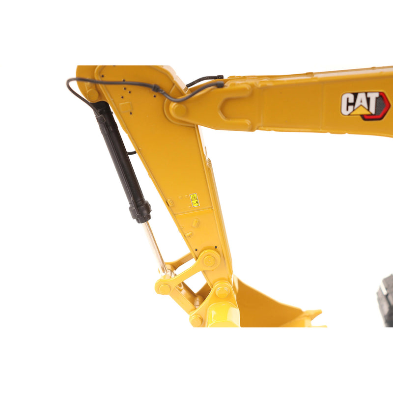 1/50 Caterpillar 374 Hydraulic Excavator, Diecast Masters High Line Series