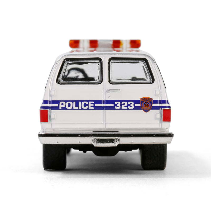 1/64 1985 GMC Suburban 2500, NYC Transit Police Department with Officer, Hobby Shop Series 16