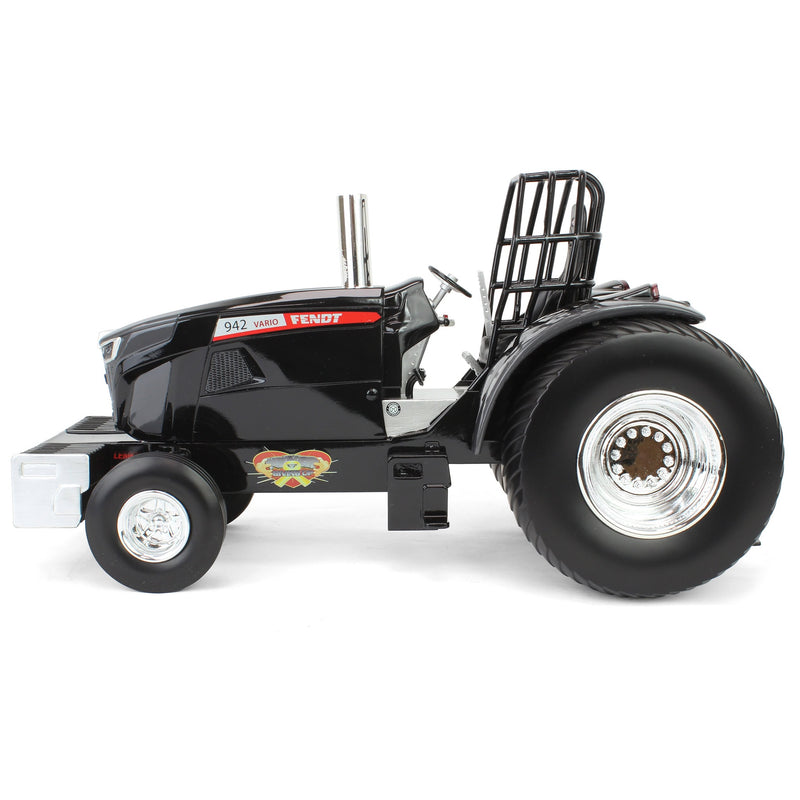 1/16 Fendt 942 Never Giving Up Pulling Tractor by SpecCast