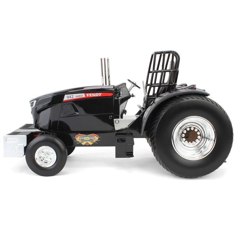 (B&D) 1/16 Fendt 942 Never Giving Up Pulling Tractor by SpecCast - Damaged Item