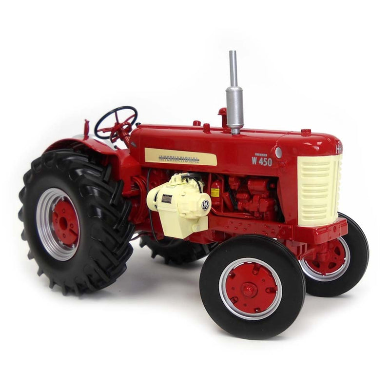 1/16 International Harvester W450 Tractor with Electrall Motor in High Detail by SpecCast, 2012 Summer Farm Toy Show