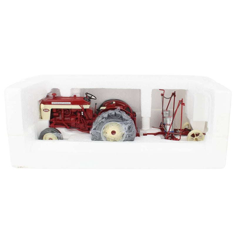 1/16 International Harvester 340 Utility Tractor with IH 251 Planter by SpecCast, 2007 Wisconsin Farm Technology Days