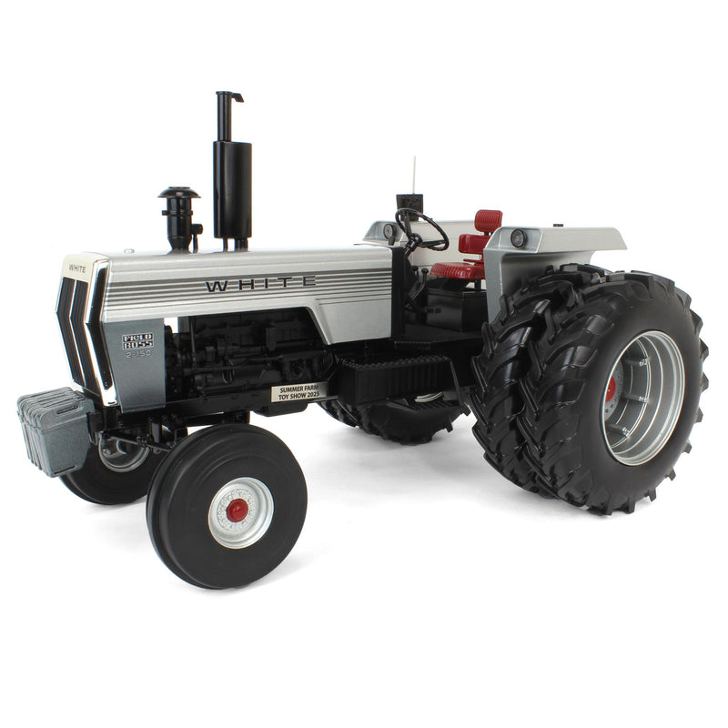 (B&D) - 1/16 White 2-150 with Rear Duals & Fender Radio, 2025 Summer Farm Toy Show - Damaged Box