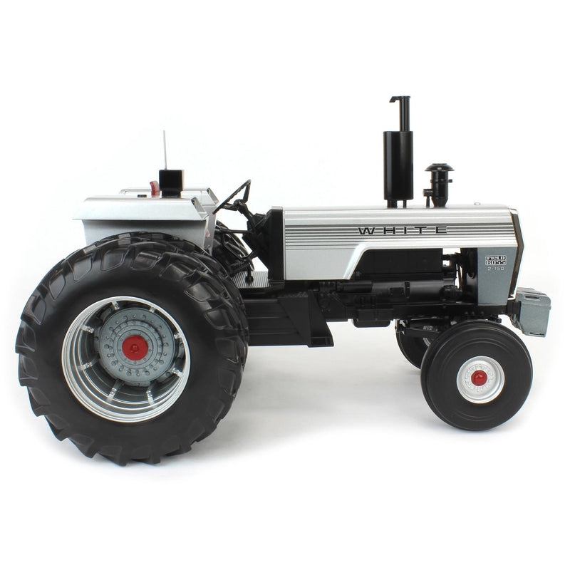 (B&D) - 1/16 White 2-150 with Rear Duals & Fender Radio, 2025 Summer Farm Toy Show - Damaged Box