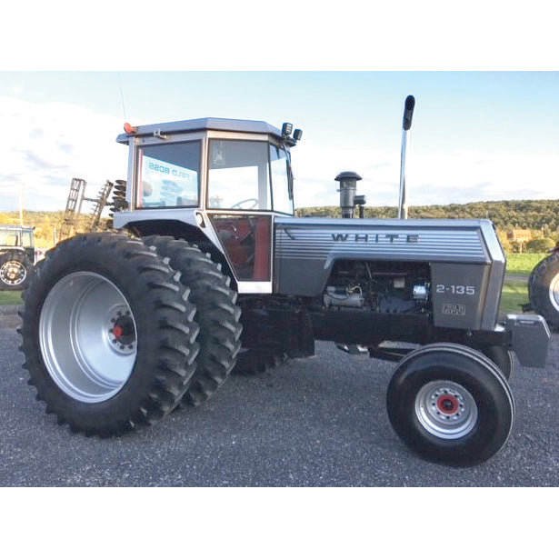 1/16 White 2-135 Silver Stripe Tractor with Duals by SpecCast, 2026 Heartland Toy Show