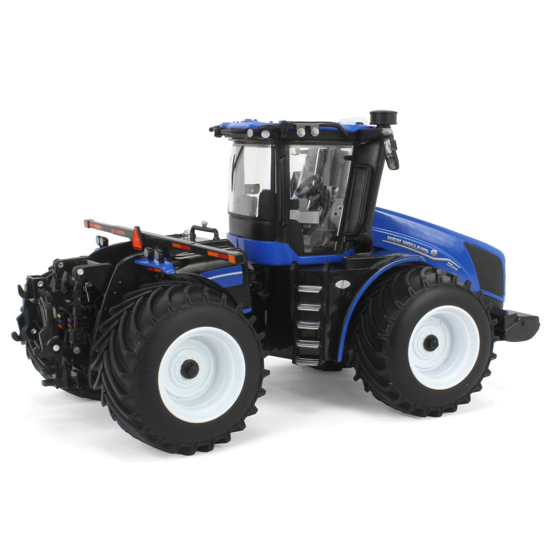 (B&D) - 1/32 New Holland T9.700 with LSW Tires, ERTL Prestige Collection - Damaged Box