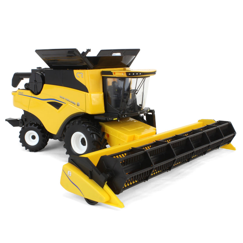 1/32 New Holland CR8.90 Combine with Draper & Grain Heads